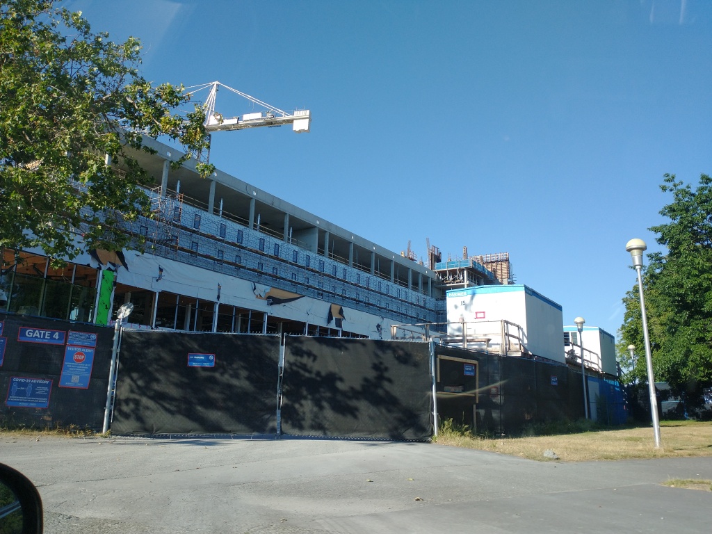 This image has an empty alt attribute; its file name is construction-of-new-uvic-residences-1.jpeg